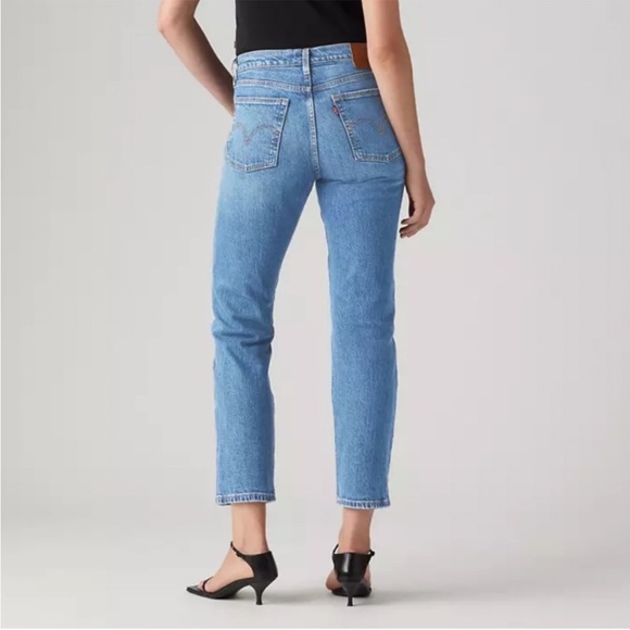 Levi’s 34 x 28 Jeans Wedgie Straight Ankle button fly Christina Light Wash NWT - Picture 3 of 14